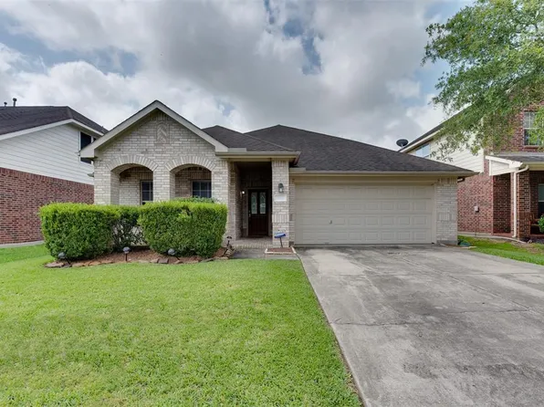 2107 Hawthorne Brook Lane, Fresno, TX 77545