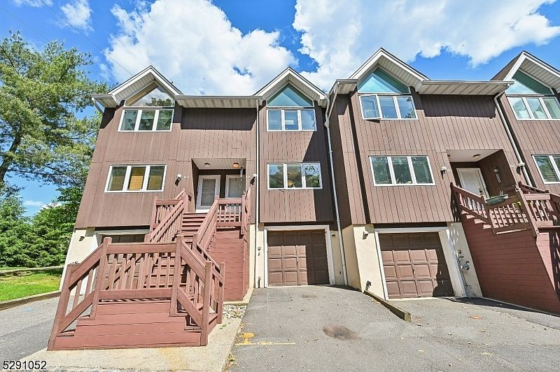 1st image of 166 Marion Dr