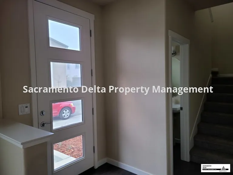 4451 Ocean Ln — Photo 3