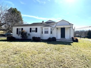102 Woodland Dr, Johnson City, TN 37601