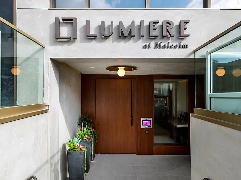 Lumiere at Malcolm - Luxury Homes — Photo 16