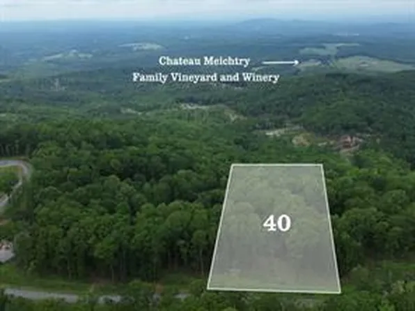40 High Summit Dr #40, Talking Rock, GA 30175