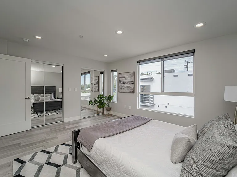 1321 Bates Ave #1323-1/2 — Photo 51