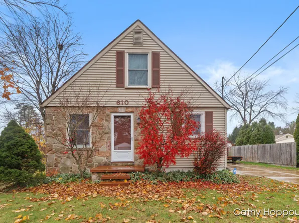 610 Clement Rd, Lansing, MI 48917