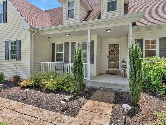 3rd image of 236 Harpeth View Trl