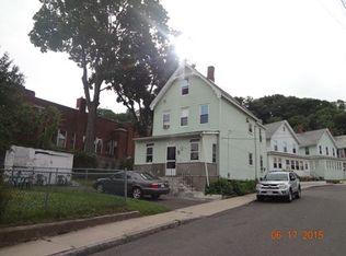 869 1/2 Main St, Holyoke, MA 01040