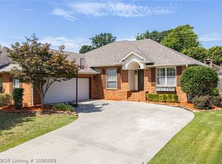 2131 Parkridge Dr, Van Buren, AR 72956
