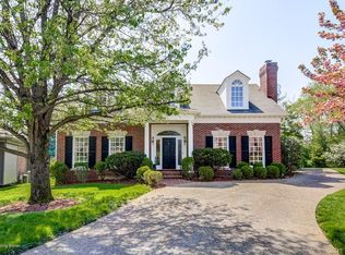 310 Pepperbush Rd, Louisville, KY 40207