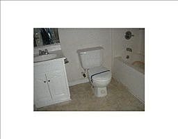 2nd image of 1114 Washington Ave #A-b