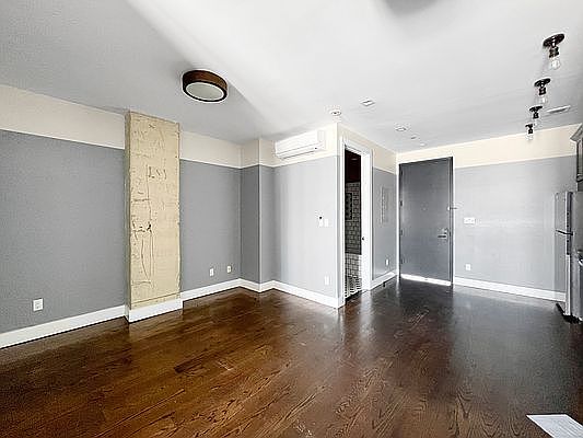3rd image of 258 Wythe Ave #8