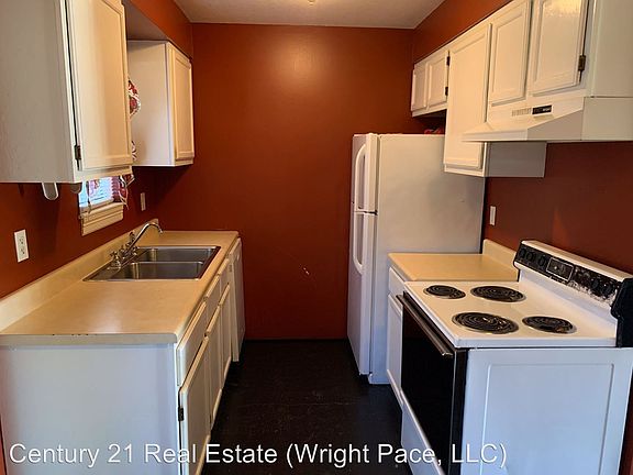 5th image of 104 E Center St APT B