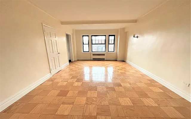 Rented by Manhattan Realty Group | media 10