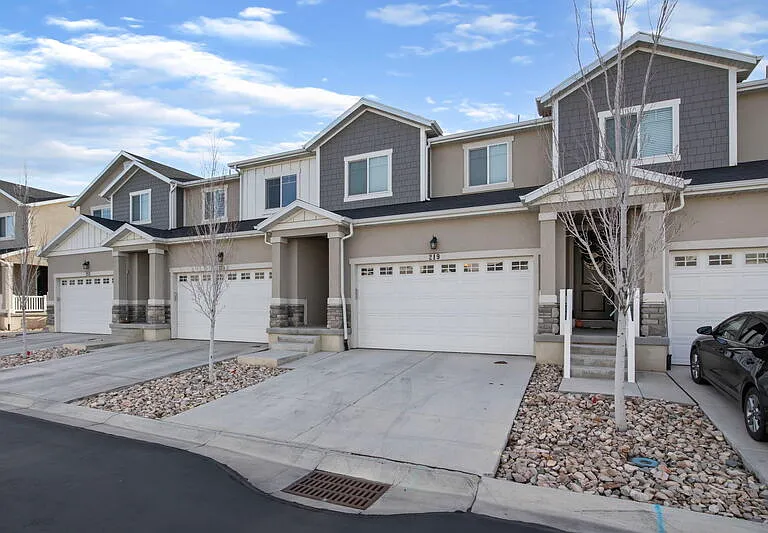 219 W Silver Springs Dr #OVER DOOR — Photo 3