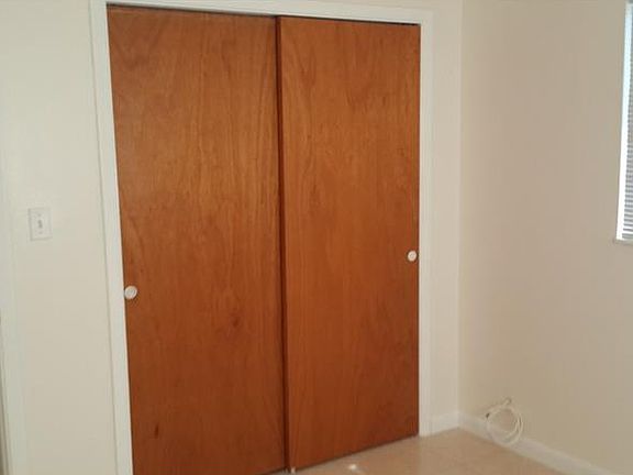 4th image of 183 Deerfield Ave Unit 2