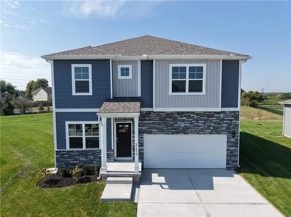 21810 Lucca Ln, Peculiar, MO 64078