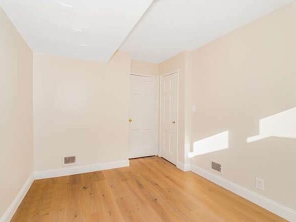 4th image of 4315 Wickham Ave #1