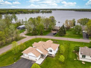 29084 Machmeier Ct, Lindstrom, MN 55045