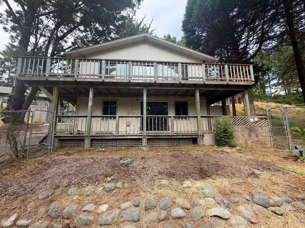 120 Spur Ct, Whitethorn, CA 95589