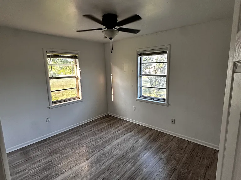 802 NW 4th St — Photo 19
