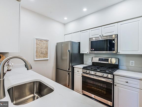 3rd image of 12919 Alton Sq APT 320