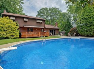 25 Farm Tree Rd, Manalapan, NJ 07726