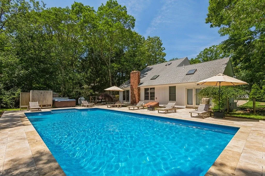 A Great Summer Oasis near East Hampton Village — Photo 2
