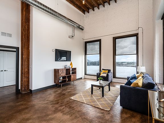 5th image of 701 N 1st St #3L
