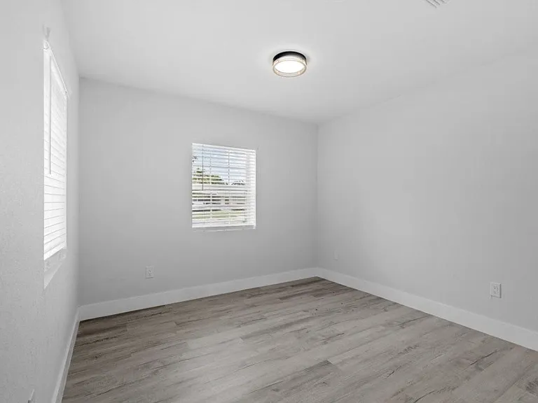 3909 W Oklahoma Ave — Photo 16