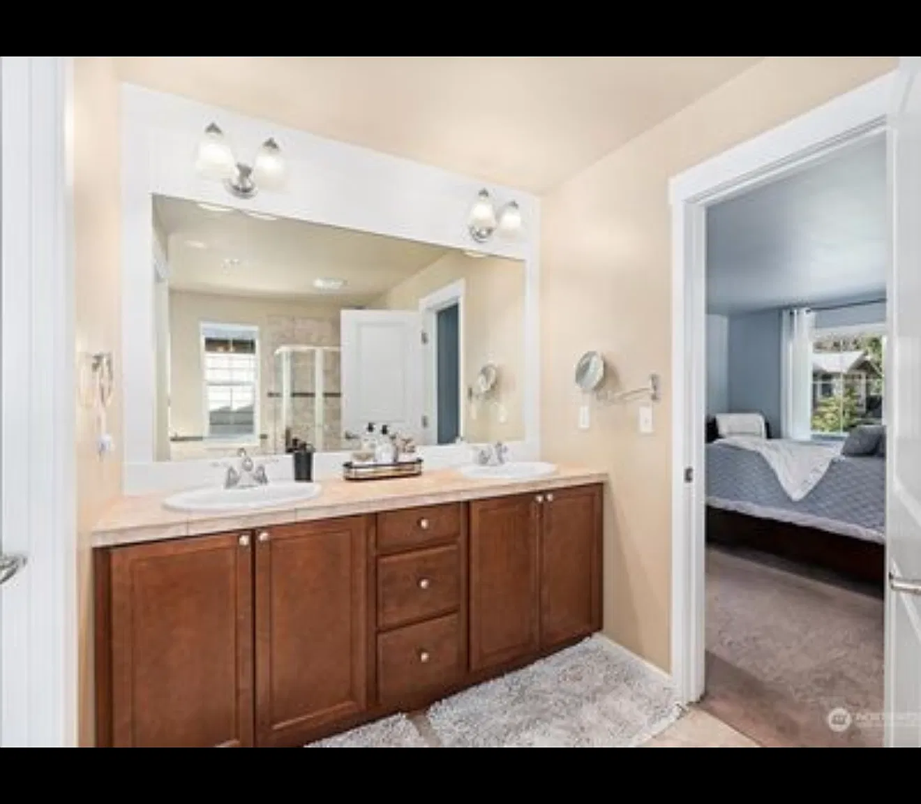 4 bed, 2262 sqft, $3,700 — Photo 2