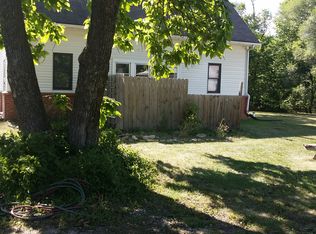 1064 N 1200 Rd, Lawrence, KS 66047