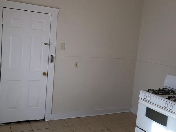3rd image of 1611 N Galvez St