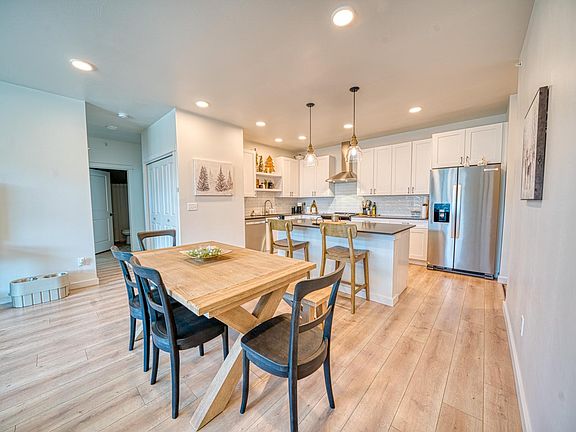 5th image of 2222 Willow Dr