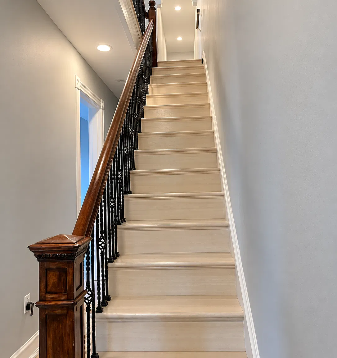 4 bed, 3.5 bath, 2480 sqft, $5,995 — Photo 2