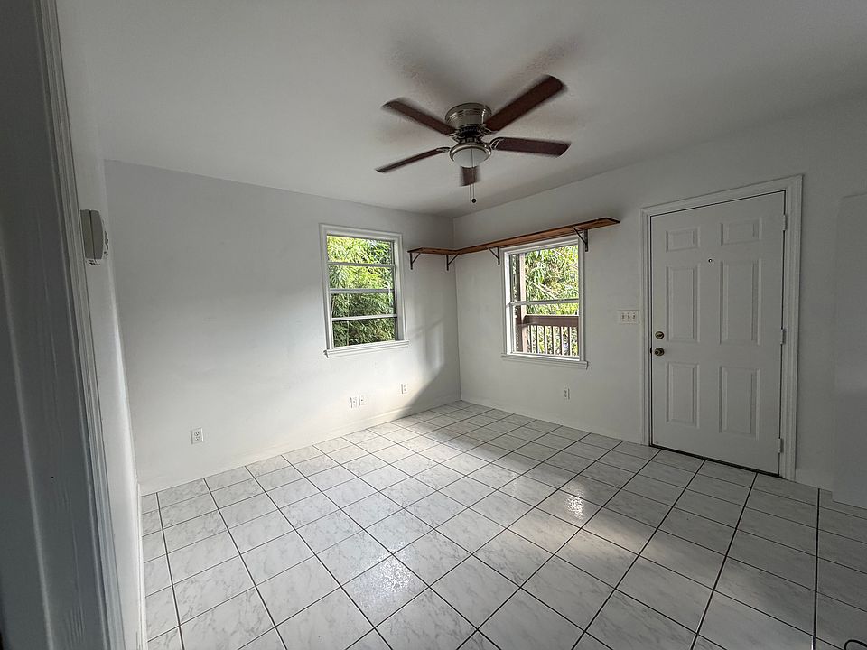 Main Entrance/Living Room