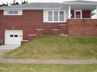 1115 Barone Dr, Weirton, WV 26062