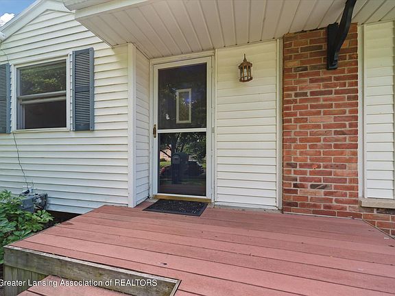 2nd image of 1609 N Hayford Ave