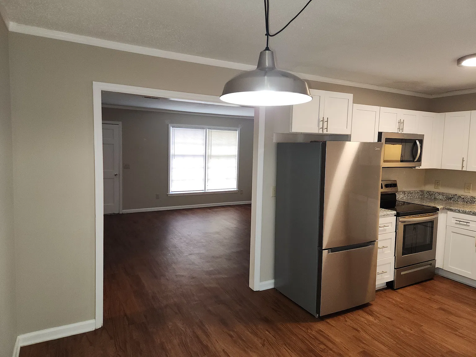 2 bed, 1.5 bath, 950 sqft, $1,395 — Photo 3