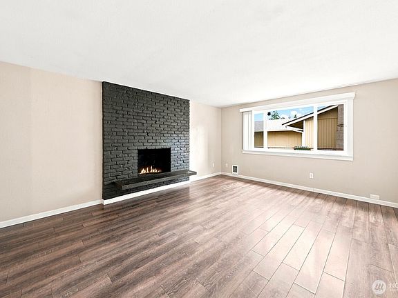 5th image of 15123 15th Avenue S