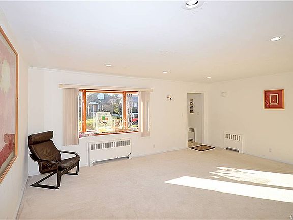 3rd image of 63 East St