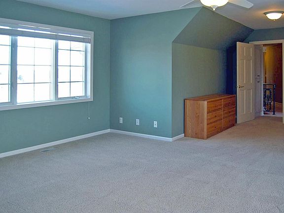 3rd image of 9247 Wedgewood Pt