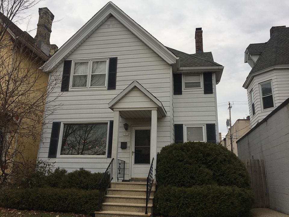 1st image of 1932 N Farwell Ave