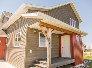 3021 Link Dr, Bismarck, ND 58503