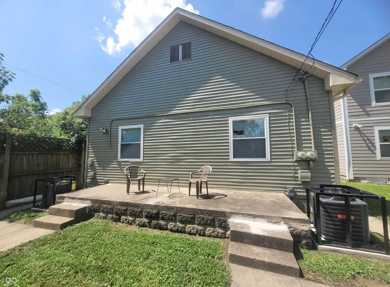 Move-in Ready, Updated 2BR 1BTH Duplex w/ In-Unit Laundry, Off-Street Parking, Central Air & Heat — Photo 2