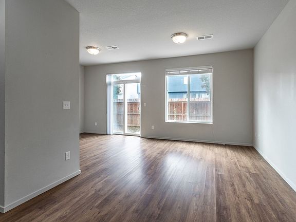 4th image of 11502 NE 125th Ave
