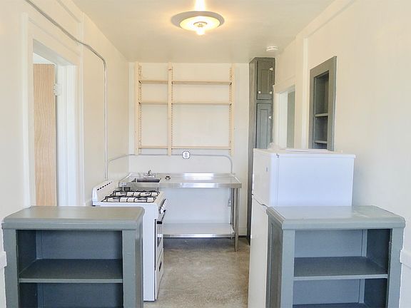 5th image of 1050 Hibbard St #1-28