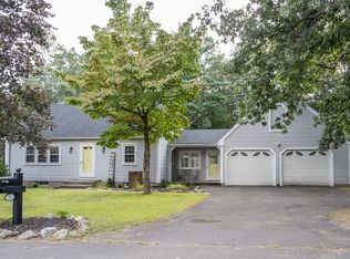 26 Deepwoods Dr, Westfield, MA 01085