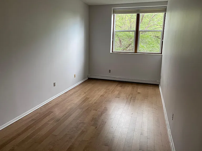 215 7th St NE #206 — Photo 8