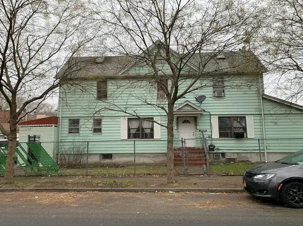 21445 89th Ave, Queens Village, NY 11427