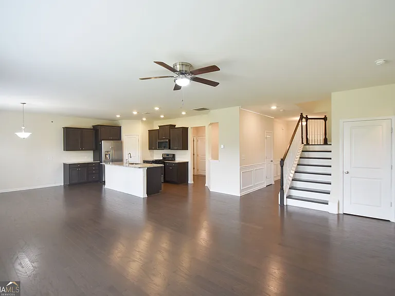 421 Southbridge Pass — Photo 15