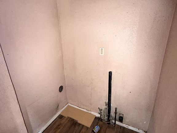 3rd image of 329 Park Ln